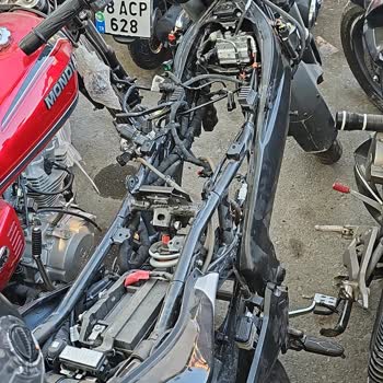 Bajaj'ın Malının Arkasında Durmaması Ve İnsanları Yıldırması