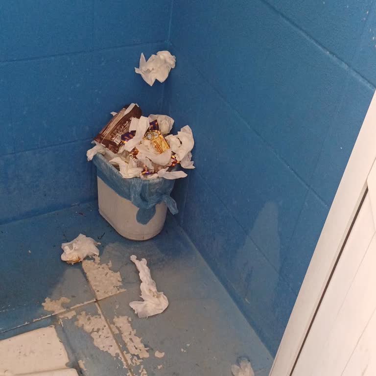 Reşadiye Kazım Yılmaz İlkokulu (Datça) Okul Çok Pis