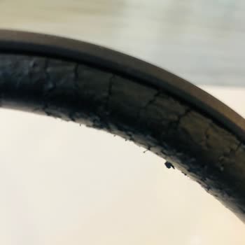 JBL Kulaklığımın Derileri Soyuldu