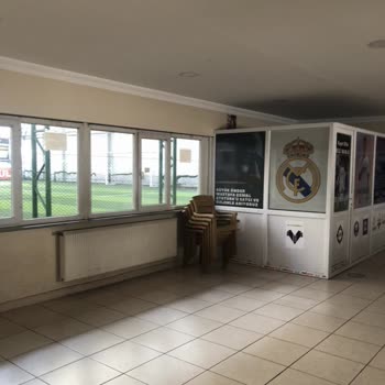 Bayrampaşa Arena Halı Saha Hizmet Vermiyor!