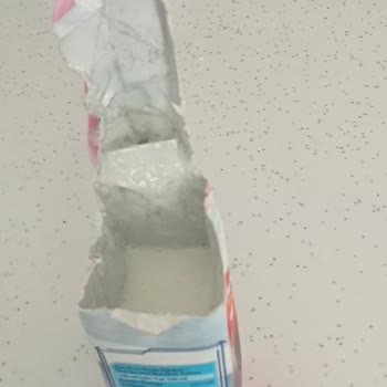 Danone Çilekli Süt Bozuk Çıktı