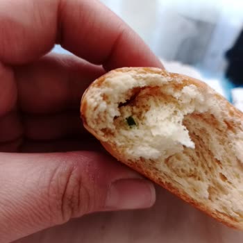 Tok-Er Unlu Mamullerinin Sattığı Poğaçadan Çıkan Cam Parçası!