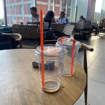 Gloria Jean's Coffees Çalışanlar Ve Eksik Malzeme