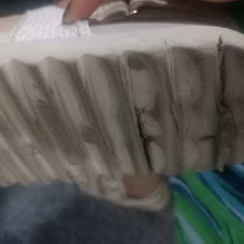 Stradivarius 3 Ay İçerisin De Yırtılan Ürün İçin İade Değişiklik Talep Ediyorum