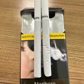 Marlboro Touch Blue Sigaradan Odun Ve Sarı Noktalar Çıktı