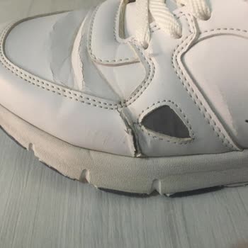 FLO Mağazası İnceleme Red