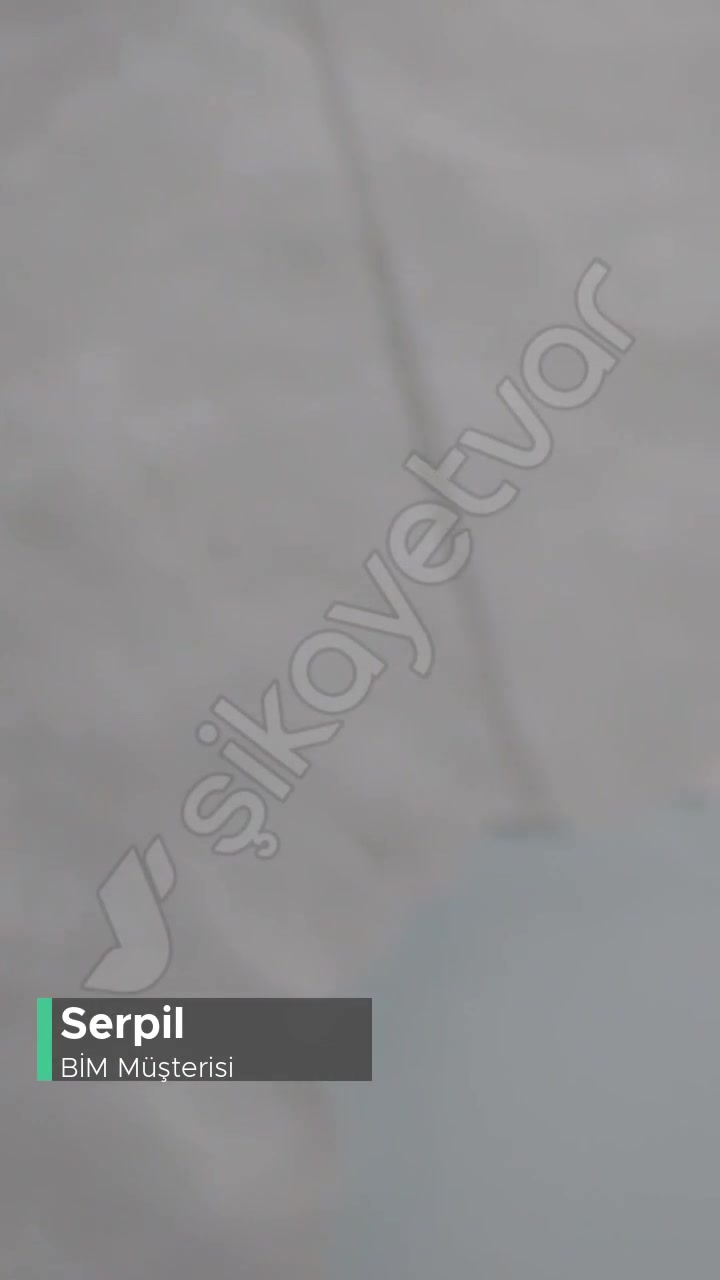 BİM Unlüx Hamurun İçinden Saç Çıktı! videonun kapak resmi