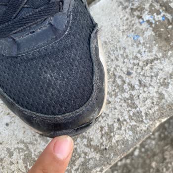 Deichmann Ayakkabı Sayılı Giyilmesine Rağmen Önü Kalktı Cırt Cırtları Tutmuyor