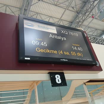 SunExpress Flight Delay and Poor Communication Led to Missed Events and Financial Loss