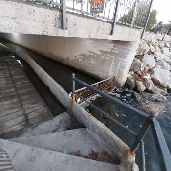 İzmit Belediyesi Altgeçit De Ya Elektrikten Çarpılacaksınız Ya Su İçinde Yürüyeceksiniz