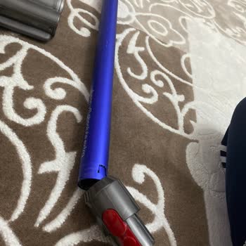 Dyson V11: Bajo Rendimiento y Servicio al Cliente Deficiente