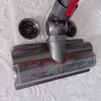 Dyson V15 Cabezal de Alfombra Roto y Servicio al Cliente Ineficiente