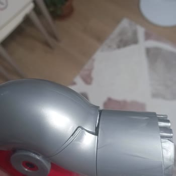 Dyson V12: Problema con la Garantía del Adaptador de Muebles