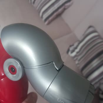 Dyson V12: Problema con la Garantía del Adaptador de Muebles