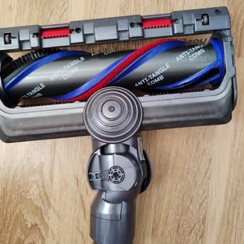 Dyson V15 Rueda Rota y Piezas Desintegradas en 8 Meses