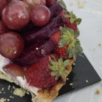 Furkan Baysak Pastaneleri Fırından Alınan Tartta Hijyen Sorunu