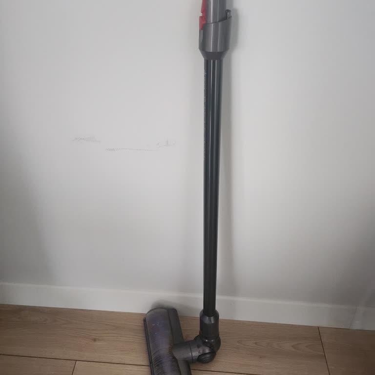 Retraso en la Reparación del Cuerpo del Aspirador Dyson V12