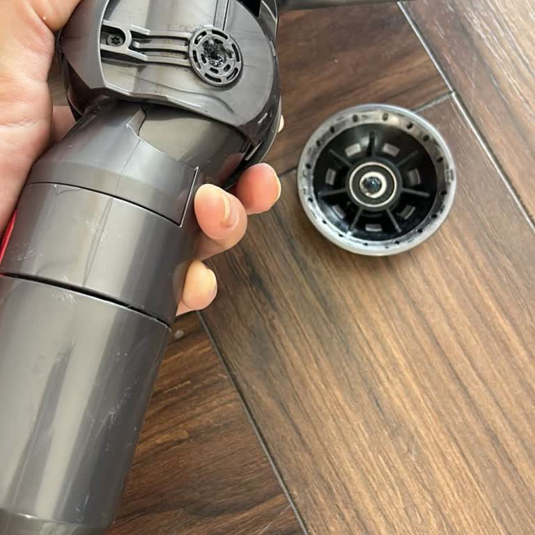 Esperando pieza de repuesto para Dyson Gen5 por más de un mes