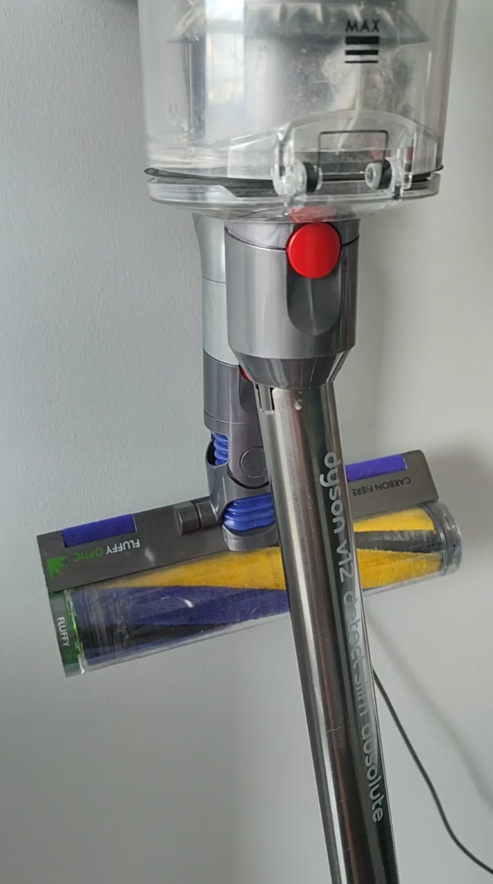 Problemas de conexión y depósito en mi Dyson V12 Portada de vídeo