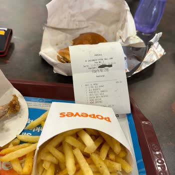 Popeyes'ta Yoğun Margarin Kokusu Ve Tadı İle Kötü Deneyim