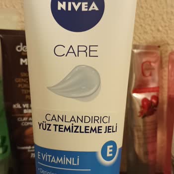 Nivea Canlandırıcı Yüz Temizleme Jeli