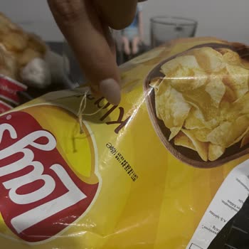 Lays Cips Paketinden Çıkan Şok Edici Madde