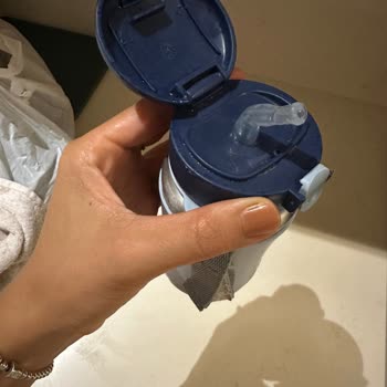 Skip Hop Suluk Kapağı Sağlam Akıtıyor