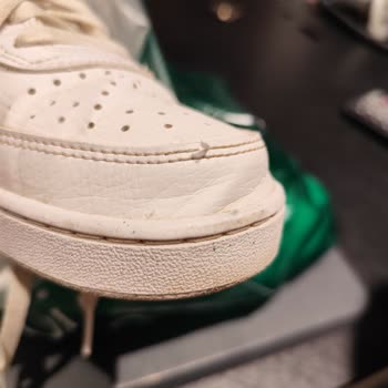 Deichmann’dan Nike Ayakkabısının Bir Ay Geçmeden Dikiş Patlaması