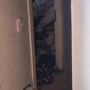 Kolejtepe Mahallesi'nde Yaşam Kalitesini Düşüren Çöp Ev Sorunu!
