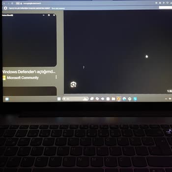 Lenovo Bilgisayar Lenovo Ideapad 3 Ekranda Leke
