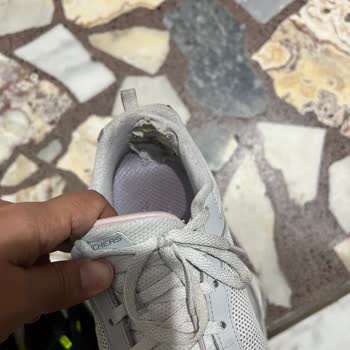 Skechers Ayakkabıda Beklenmedik Hızlı Deformasyon