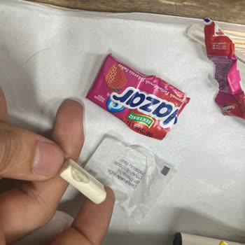 Saadet Gıda Sakız İçinde Kirli Parça