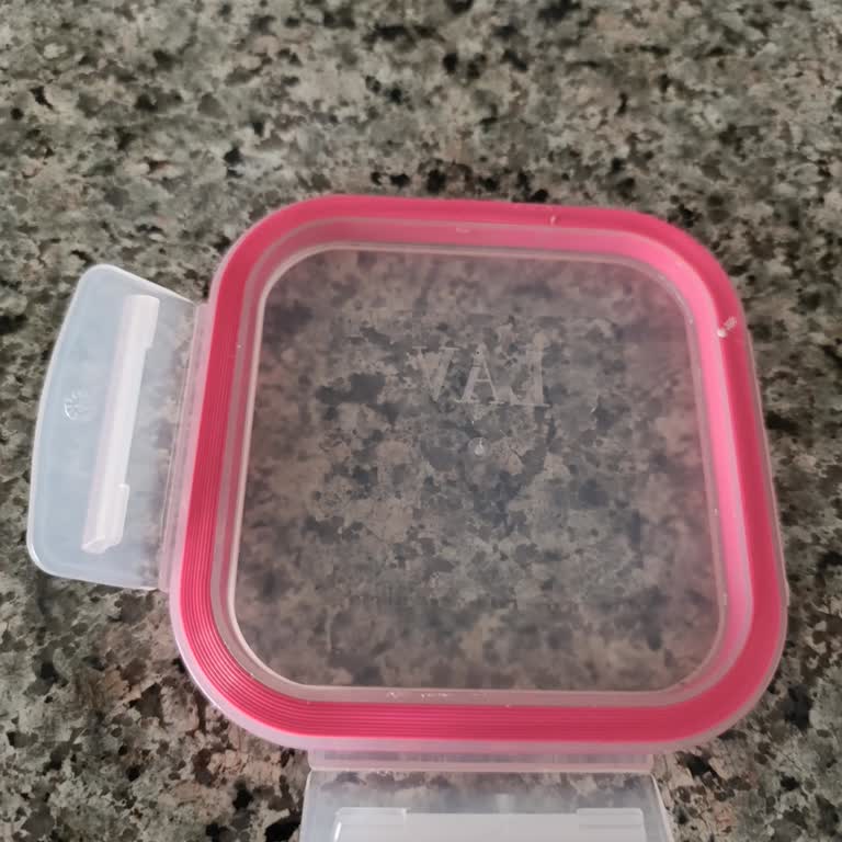 Lav Cam Kapak Kırılması