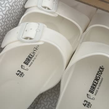 Birkenstock Ve A101 Terlik Şikayeti