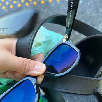 Atasun Optik Rayban Güneş Gözlüğü Polarize Lens Kusuru