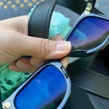 Atasun Optik Rayban Güneş Gözlüğü Polarize Lens Kusuru