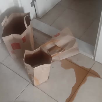 Yemek Sepeti Yemeğe Kola Dökülmüş Ücret İadesi Yapılmıyor.