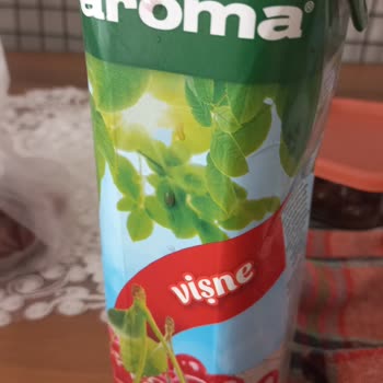 Aroma Meyve Suları Aroma Markalı Vişne Suyunun İçinden Yabancı Madde Çıktı