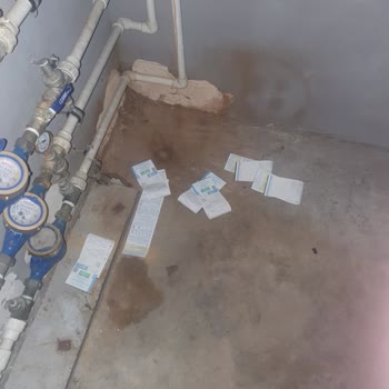 İstanbul Büyükşehir Belediyesi Su Faturalarının Yere Atılması