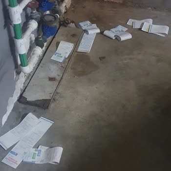 İstanbul Büyükşehir Belediyesi Su Faturalarının Yere Atılması