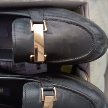 Derinet Marka Ayakkabıda Dikiş Ve Deri Hatası