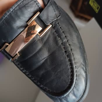 Derinet Marka Ayakkabıda Dikiş Ve Deri Hatası