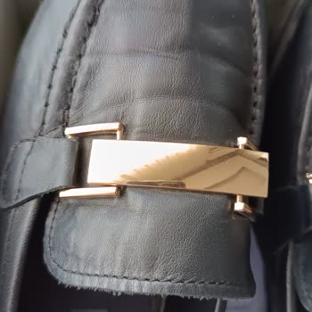 Derinet Marka Ayakkabıda Dikiş Ve Deri Hatası