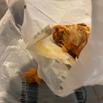 Maydonoz Döner Çiğ Tavuk Ve Kıl Çıktı