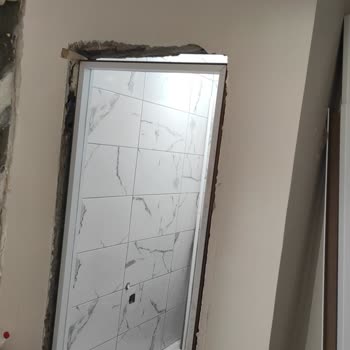 Hane Kapı Mutfak Kötü İşçilik Ve Kötü Personel