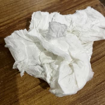 Elde Parçalanan Papia Kağıt Havlu