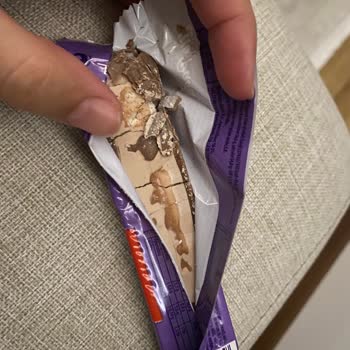 Milka Lila Pause Çikolata Bozuk Çıktı