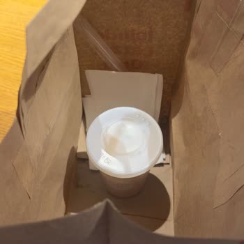 Burger King Cevahir AVM'de Beklentileri Karşılamayan Milkshake Deneyimi