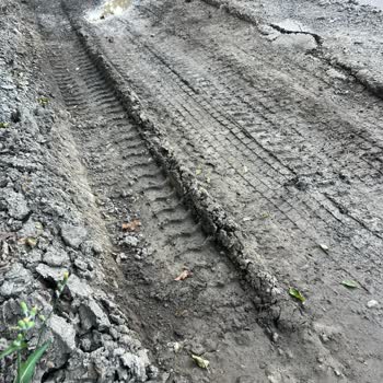 Trabzon Ortahisar Belediyesi Yeni Asfalt Yolun Kırılması Göz Yumuyor.