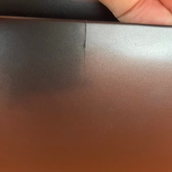 LG Gövdesi Çatlak Klima (Media Marktan Alınma)